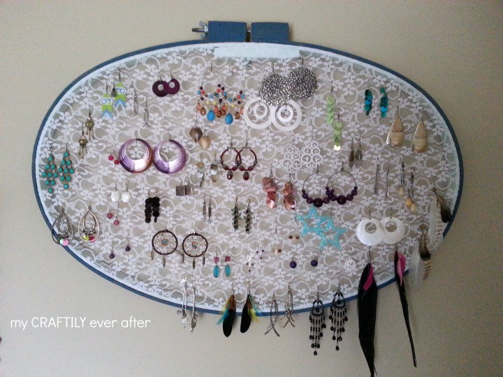 earring display from an embroidery hoop and lace