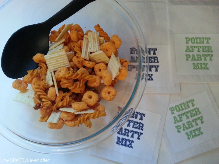 the best ever party mix- cheesy crackers, crunchy pretzels...what's not to love!