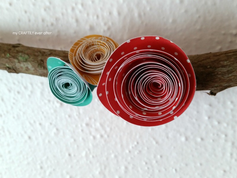 easy rolled paper flowers
