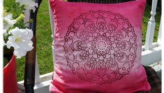 A Pillow to Dye For