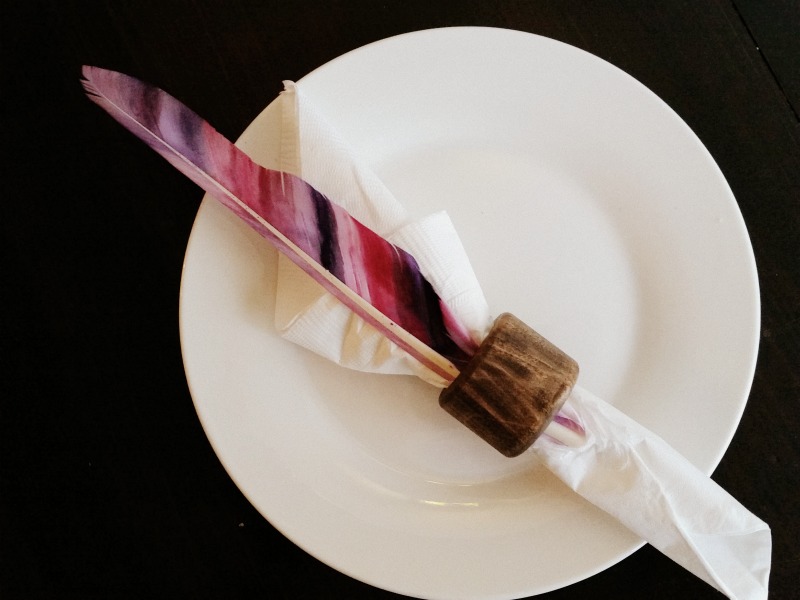 painted feather place setting